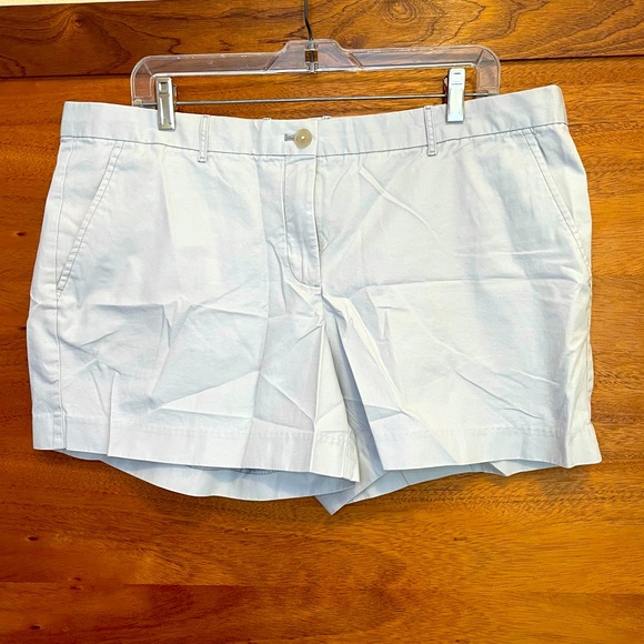 GAP Grayish Khaki Women’s Shorts Size 16 Tall - Picture 1 of 8